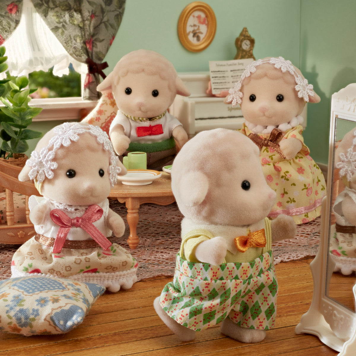 CC1967 - BL SHEEP FAMILY CALICO CRITTERS