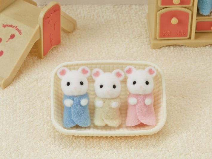CF90592 - MARSHMALLOW MOUSE TRIPLES CALICO CRITTERS
