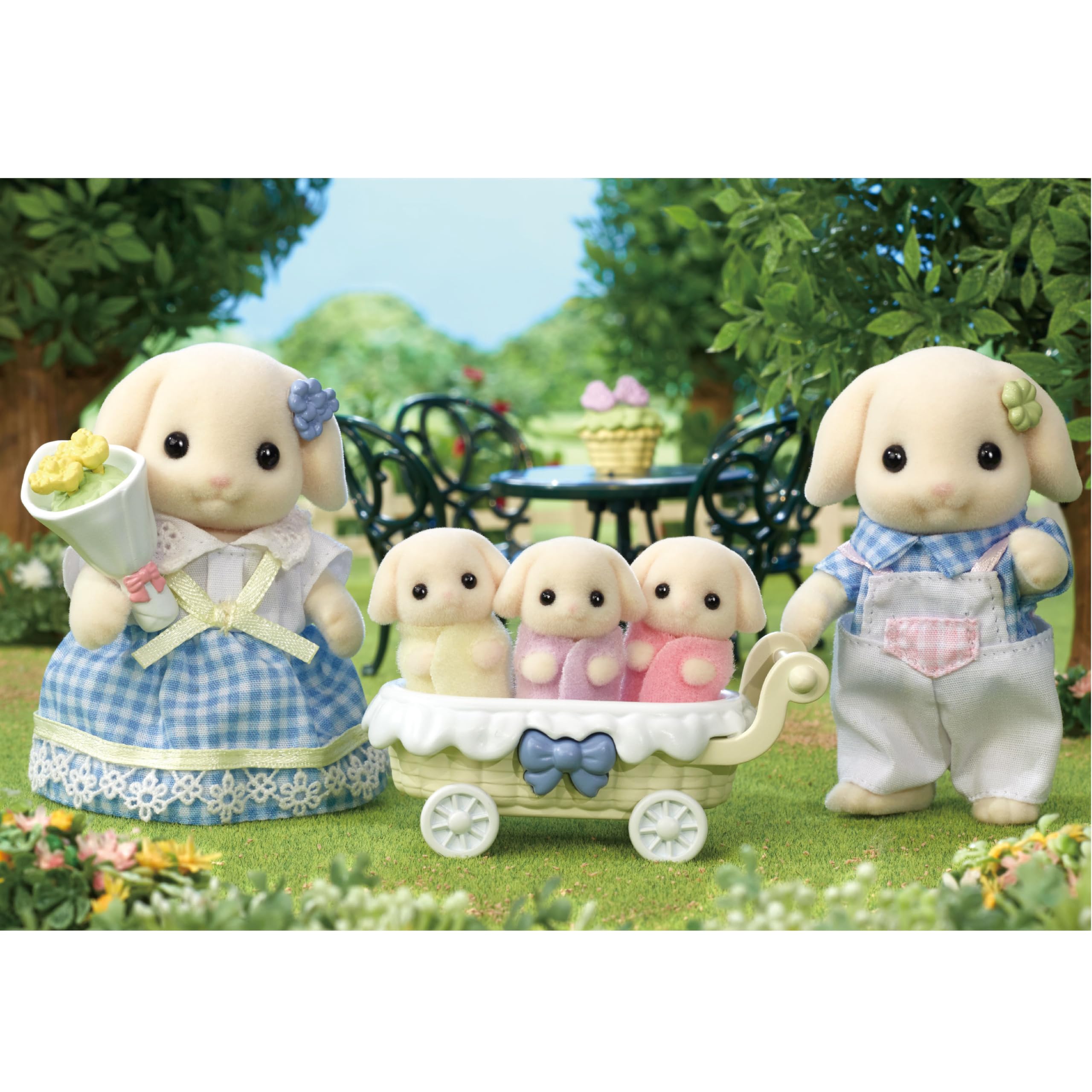 CC - BL FLORA RABBITT FAMILY CALICO CRITTERS