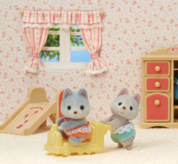 CC1979- BL HUSKY TWINS CALICO CRITTERS